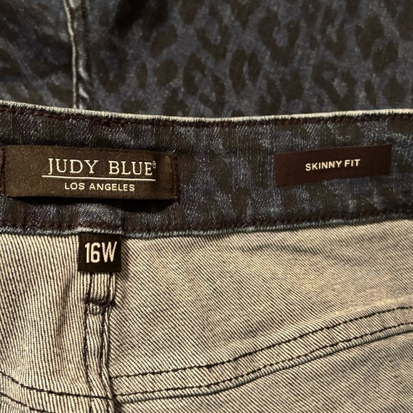 Judy Blue Denim Leopard Print Raw Hem Skinny Jeans Size 16W - Picture 6 of 9